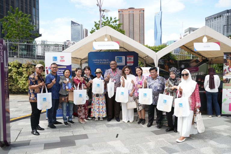 Beacon Hospital team engaging with Indonesian community at Gebyar Nusantara 2.0