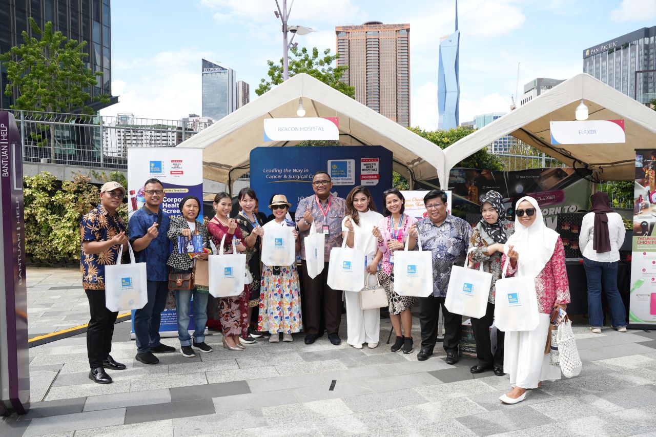 Beacon Hospital team engaging with Indonesian community at Gebyar Nusantara 2.0